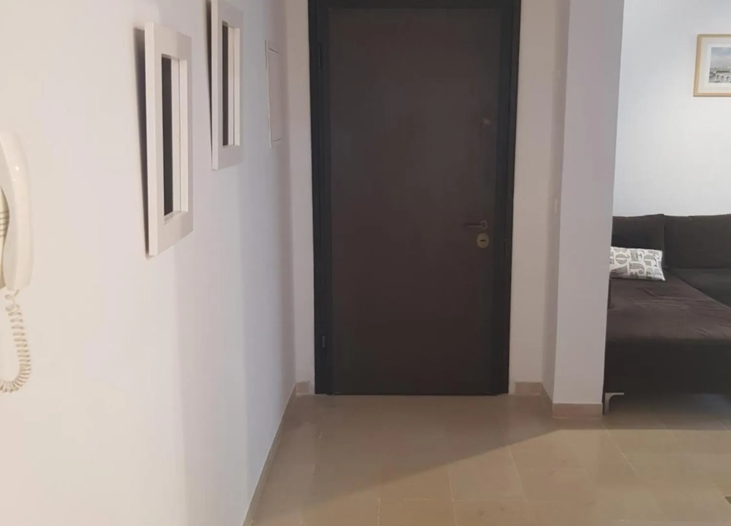 Tunis Expat Family Appartement Aouina Wahat Tunisia Mall 1500 M 0*,  Tunisia